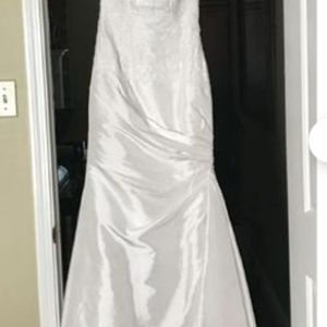 Maggie Sottero Wedding Dress
